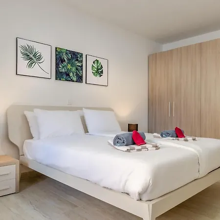 Ultra-modern 3br W/pool + Ac Near Ramla Bay & Cave Διαμέρισμα