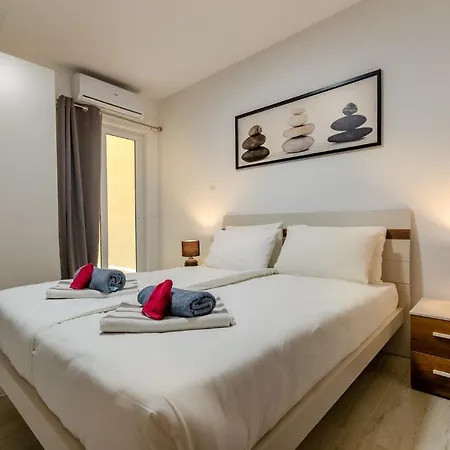 Ultra-modern 3br W/pool + Ac Near Ramla Bay & Cave