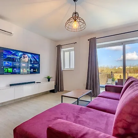 Ultra-modern 3br W/pool + Ac Near Ramla Bay & Cave Apartment Nadur