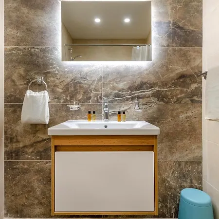 Apartment Ultra-modern 3br W/pool + Ac Near Ramla Bay & Cave